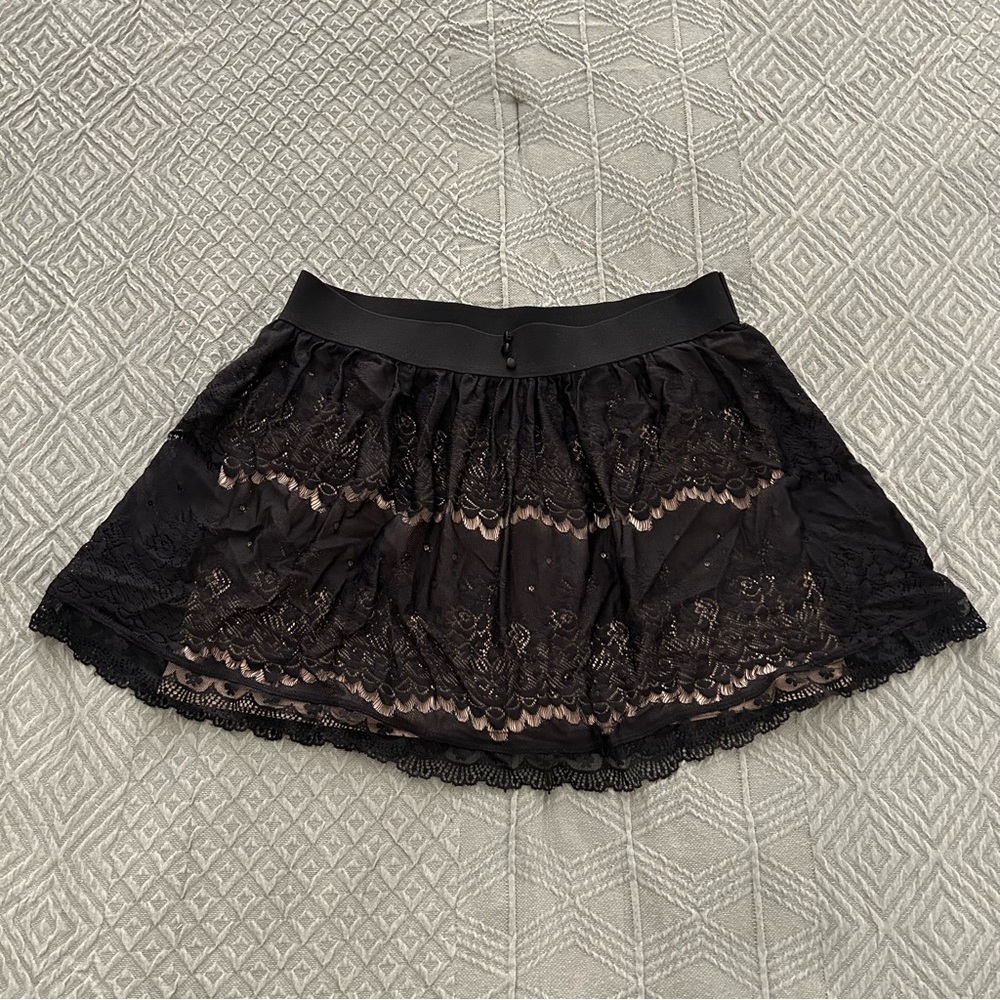 RUE 21 Black Floral Lace Lined Mini Skirt Elastic-waist